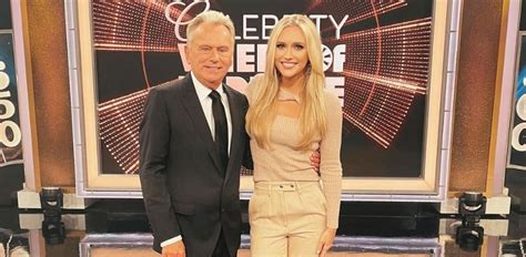 pat sajak daughter age|Meet Pat Sajaks daughter Maggie: 10 things you。